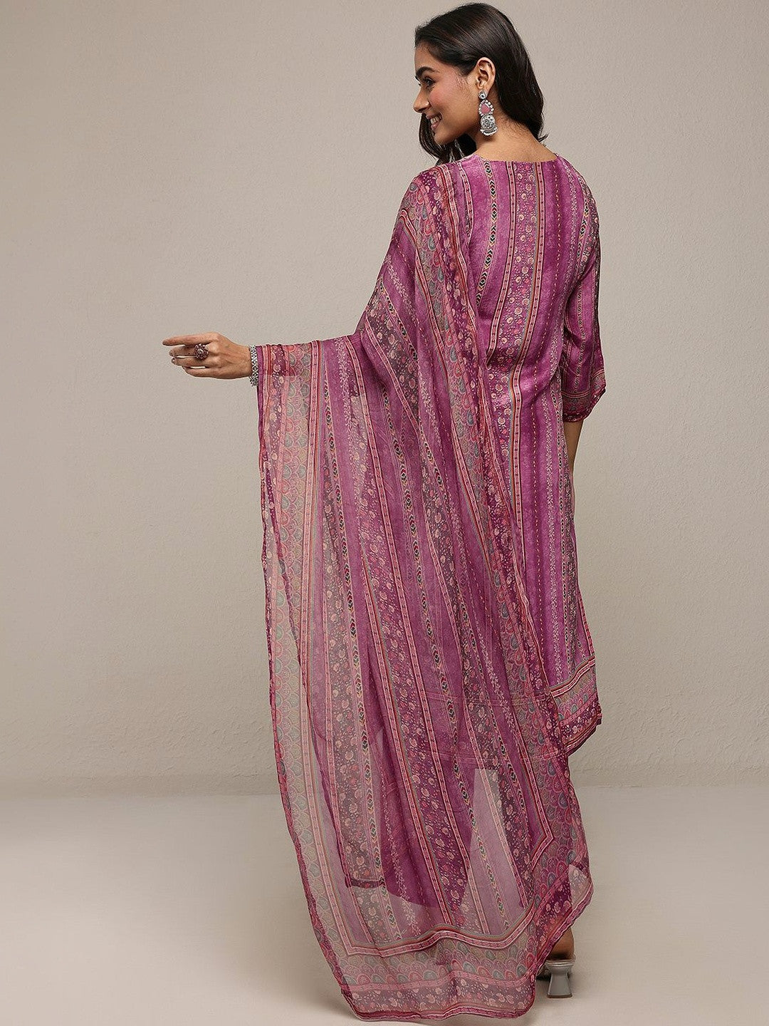 Women Floral Printed Regular Kurta with Trousers & With Dupatta