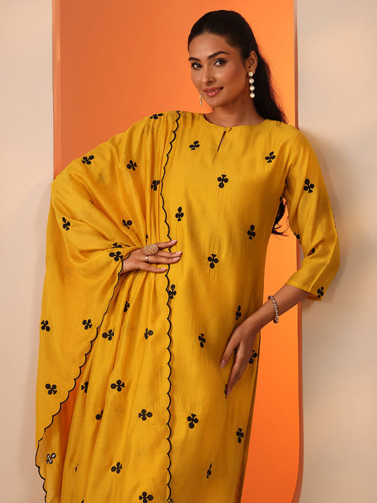 Women Floral Embroidered Regular Kurta & Trousers With Dupatta