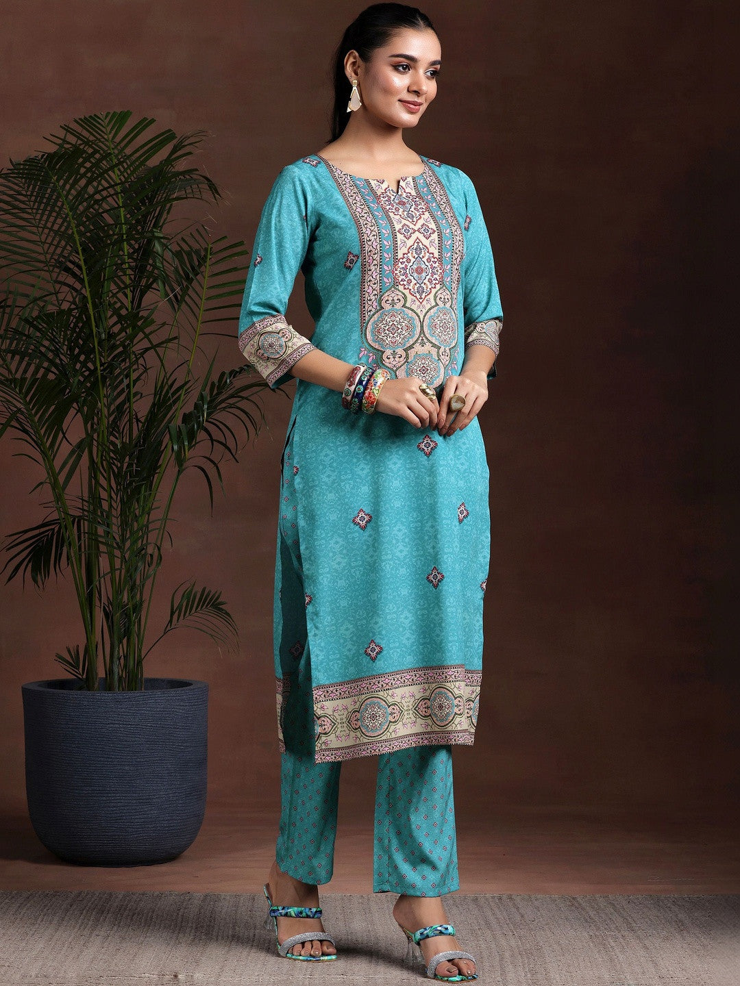 Women Ethnic Motifs Printed Regular Kurta with Trousers & With Dupatta