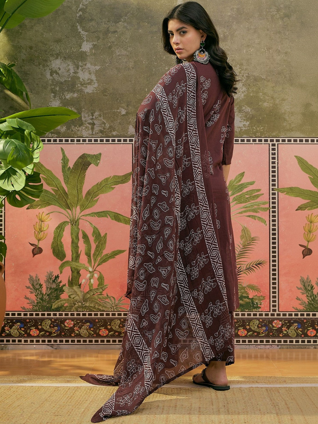 Floral Printed V-Neck Straight Kurta & Trousers With Dupatta
