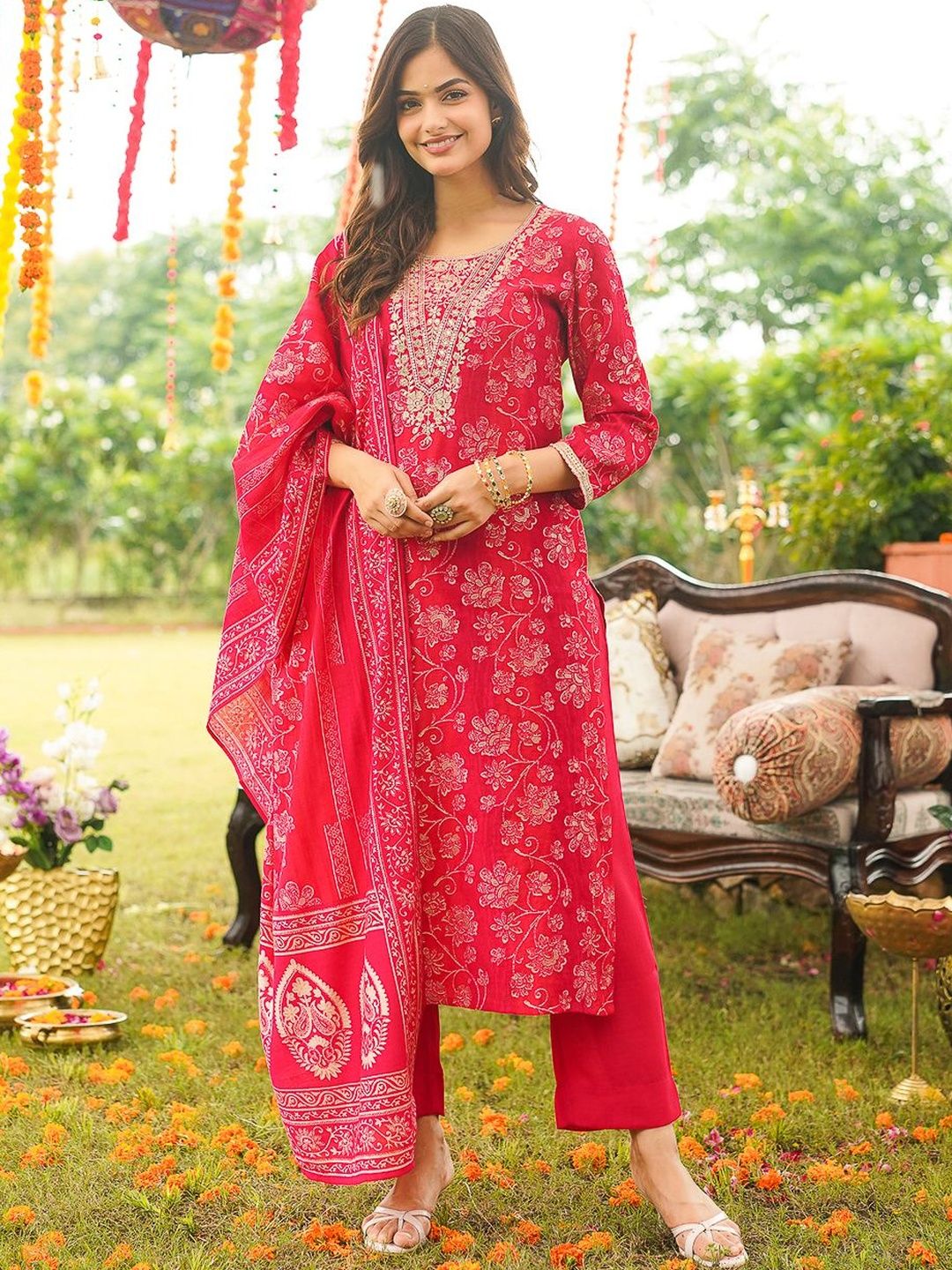 Dhiyona KL Ethnic Motifs Printed Round Neck Kurta with Trousers & Dupatta