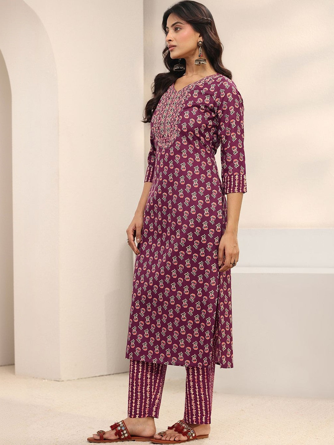 Women Floral Printed Regular Kurta with Trousers & With Dupatta