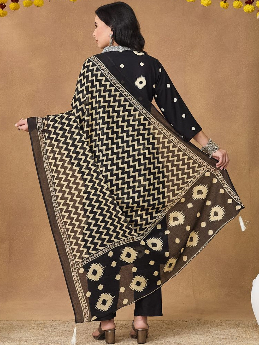 Women Ethnic Ikat Print Embroided Neck Kurta Set With Tasseled Dupatta
