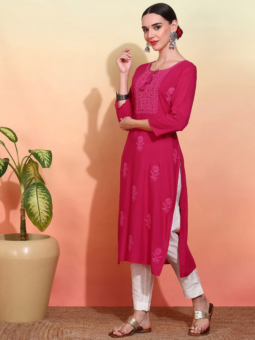 Dhiyona OD  Embroidered Straight Kurta