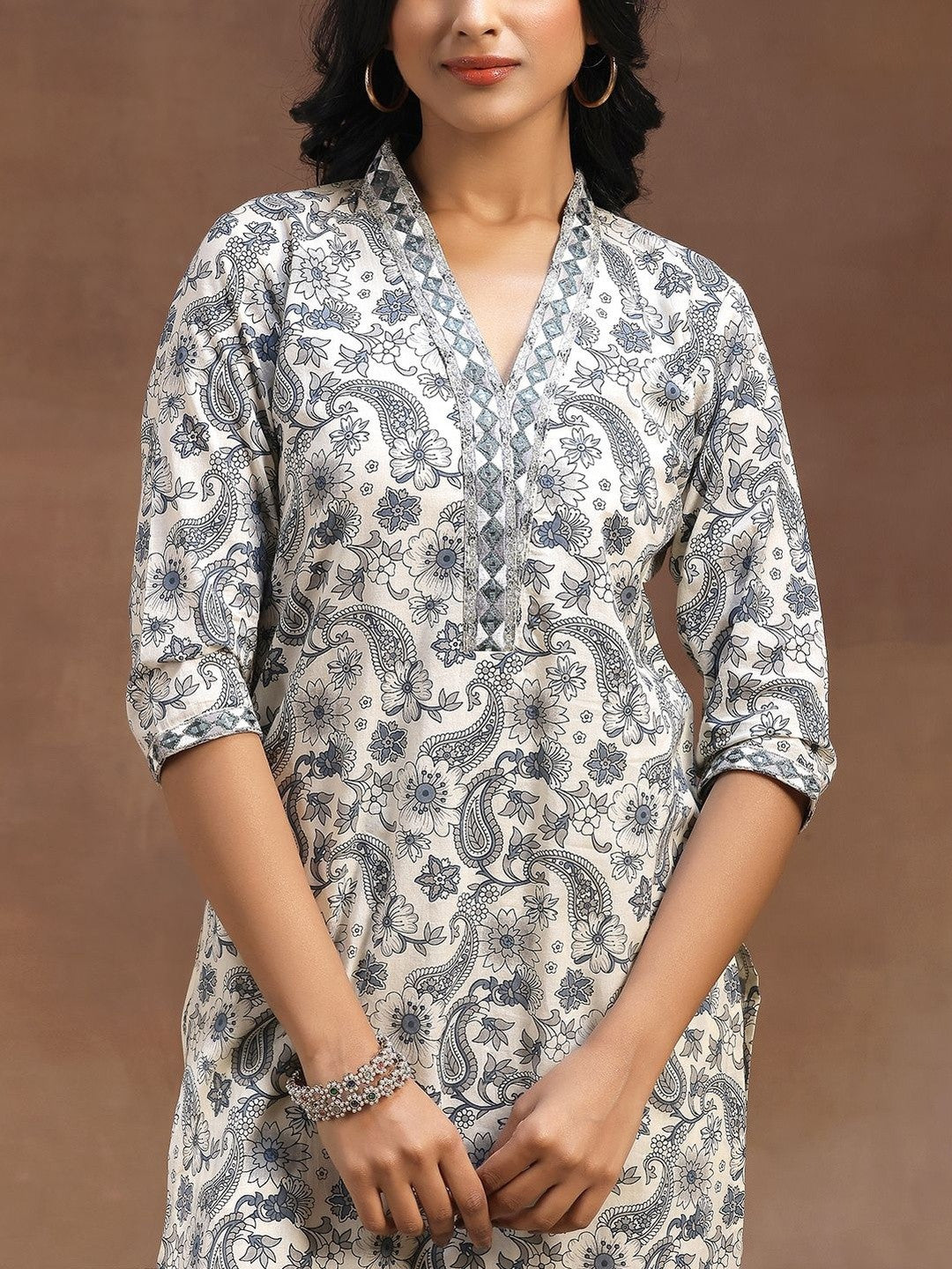 Women Ethnic Motifs Printed Regular Sequinned Kurta with Pyjamas & With Dupatta