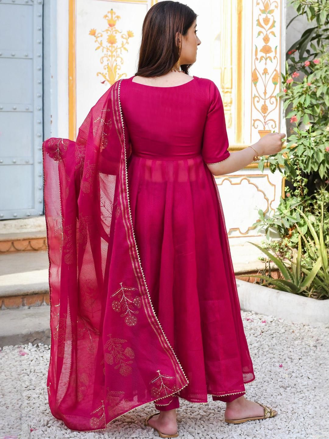 Dhiyona KL Women Pink Rayon Blend Solid Anarkali Kurta Set With Dupatta