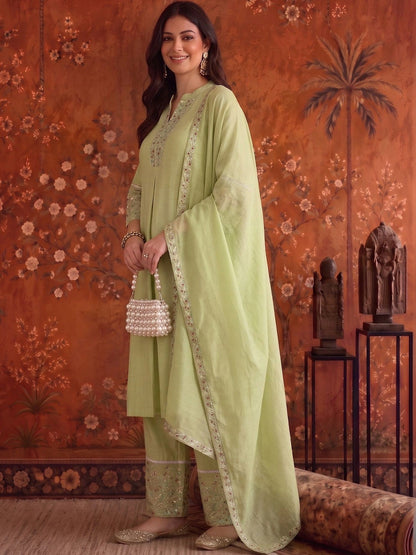 Embroidered Mandarin Collar Kurta & Trousers With Dupatta