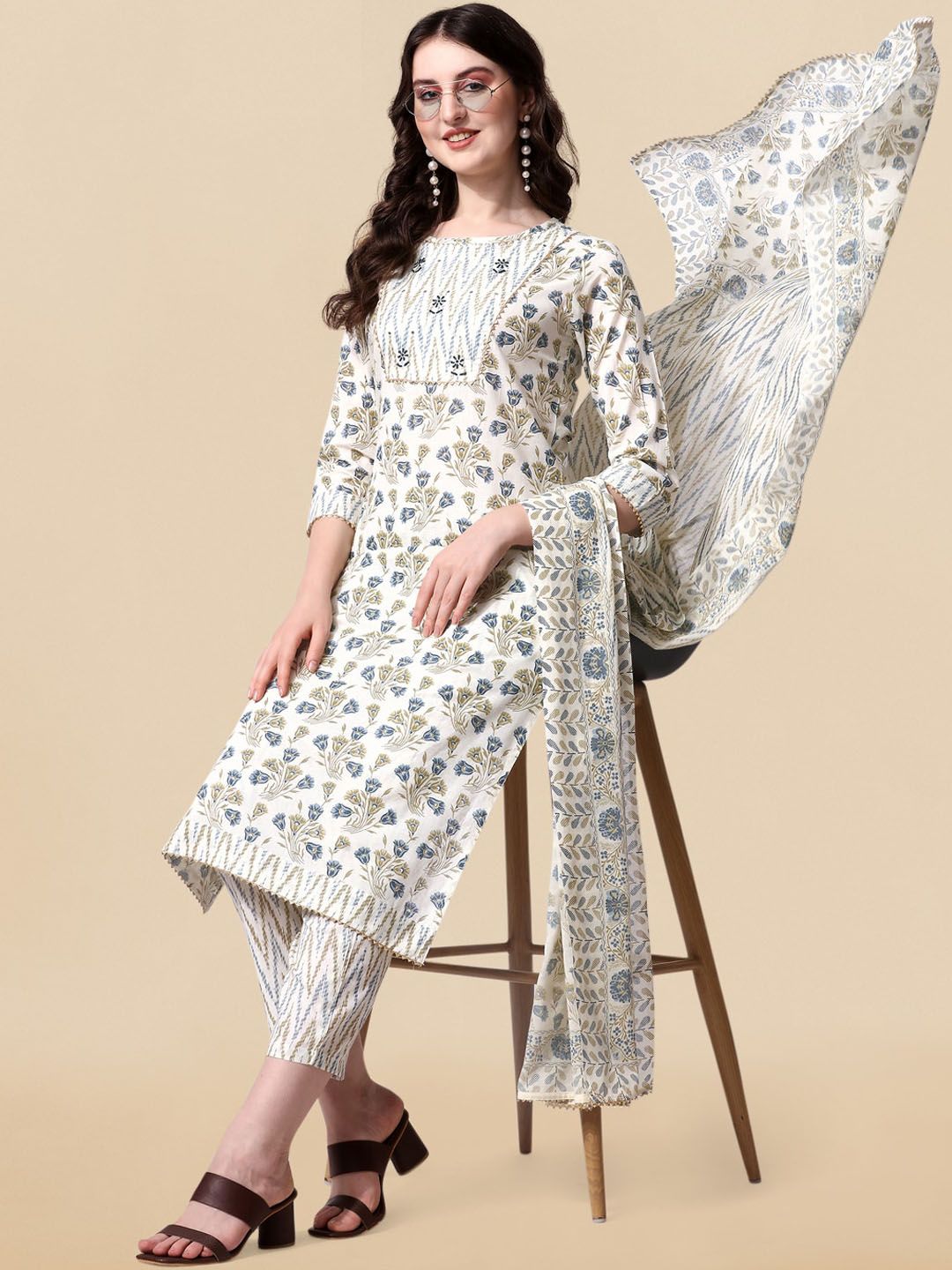 Dhiyona KL Ethnic Motifs Printed Gotta Patti Cotton Straight Kurta & Trousers With Dupatta