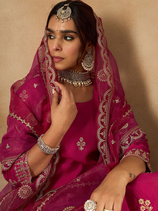 Women Floral Embroidered Regular Sequinned Kurta with Trousers & With Dupatta