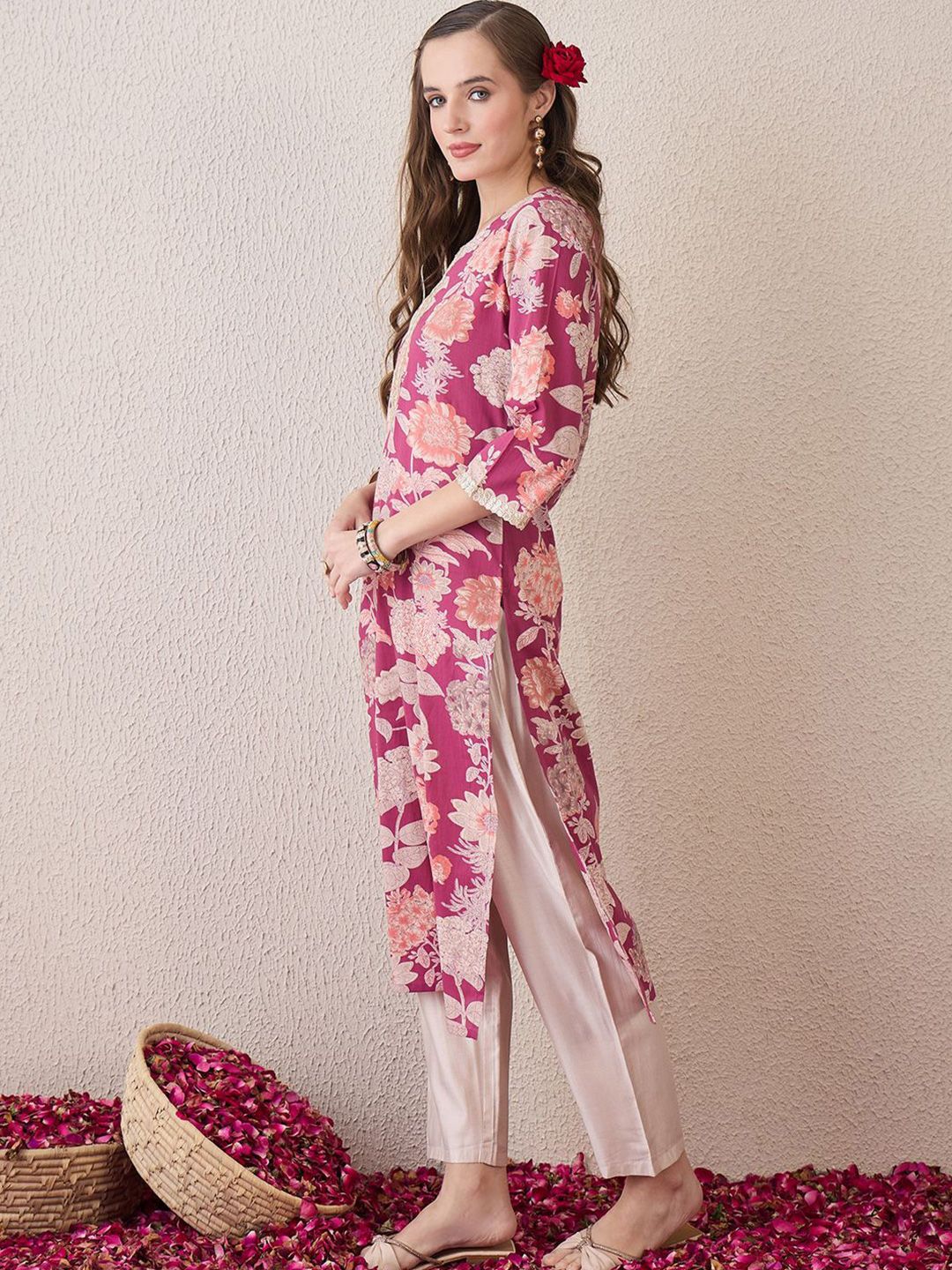 Dhiyona IE Floral Printed Notch Neck Thread Work Cotton Straight Kurta