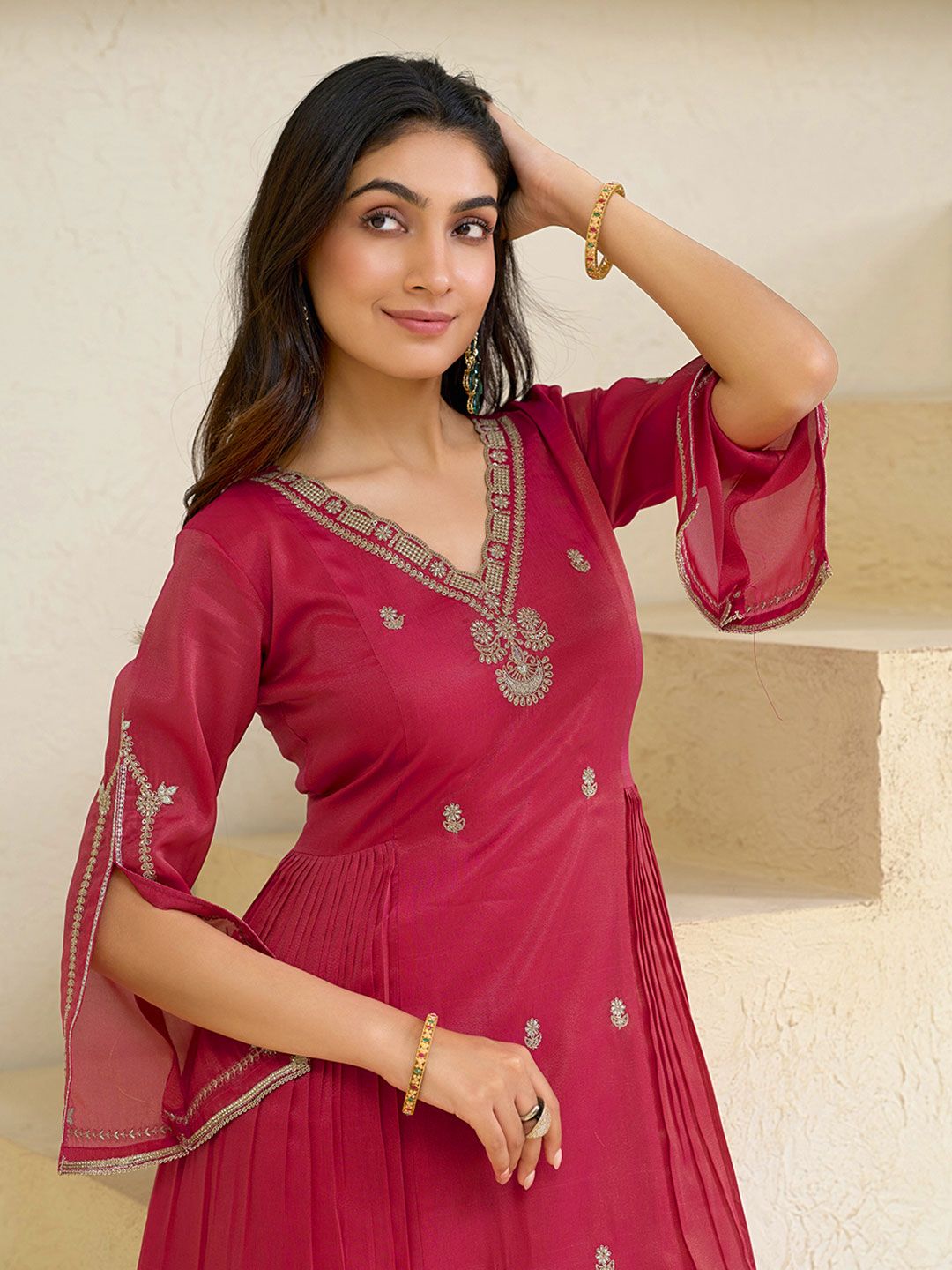 Dhiyona CH Women Floral Embroidered Regular Sequinned Kurta with Patiala