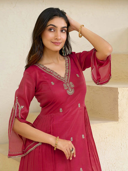 Dhiyona CH Women Floral Embroidered Regular Sequinned Kurta with Patiala