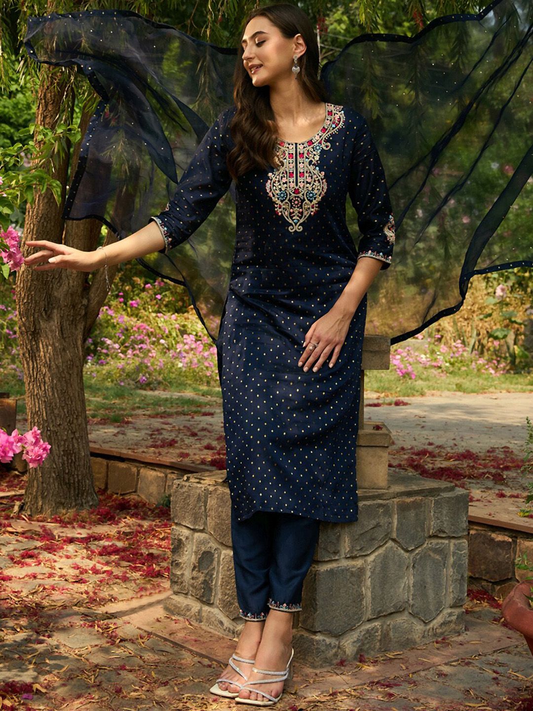 Dhiyona IE Round Neck Floral Embroidered Straight Kurta with Trouser & Dupatta