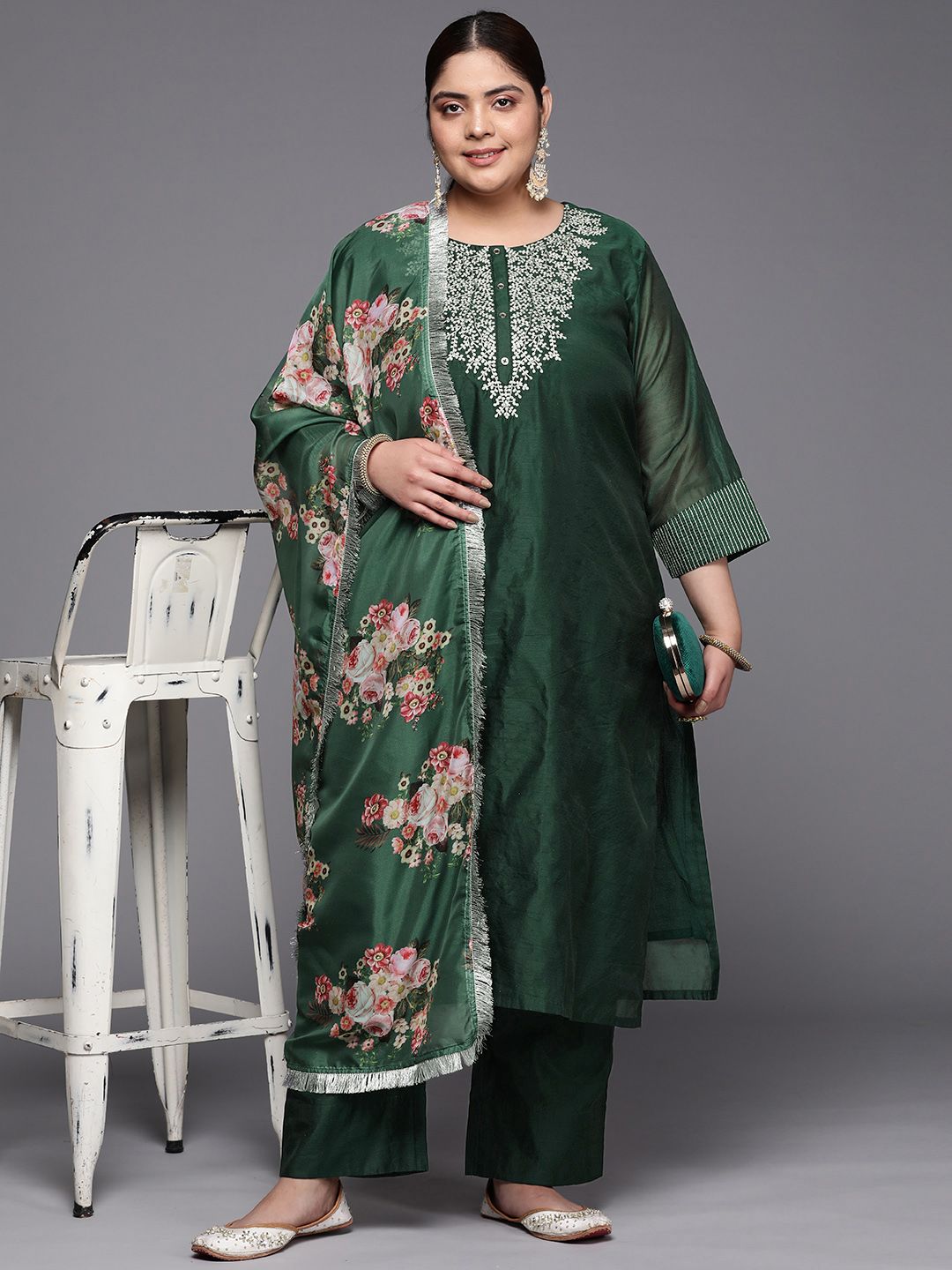 Green Plus Size Floral Embroidered Chanderi Silk Kurta With Trousers & Dupatta