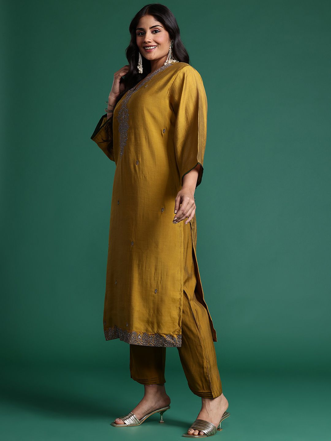 Dhiyona Women's Plus Size Ethnic Motifs Embroidered Zari Kurta with Trousers & Dupatta