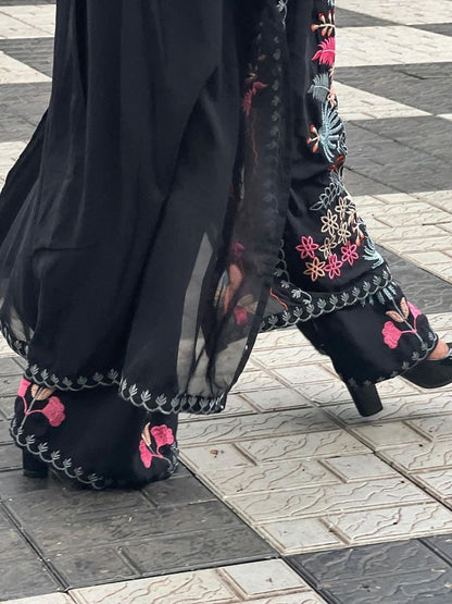 Dhiyona KL Floral Embroidered Thread Work Kurta & Palazzos With Dupatta