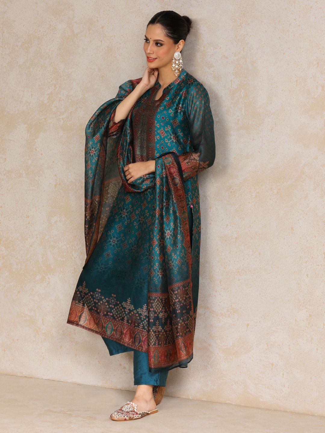 Teal Women Printed Regular Chanderi Silk Kurta with Trousers & With Dupatta