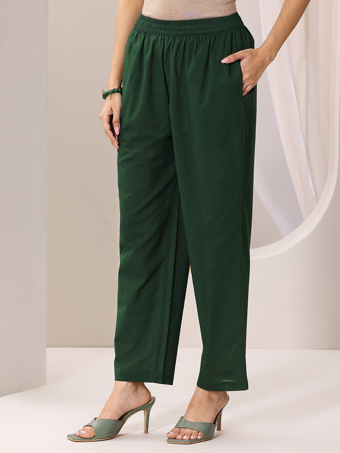 Bandhani Printed Thread Work Straight Kurta With Trousers & Dupatta