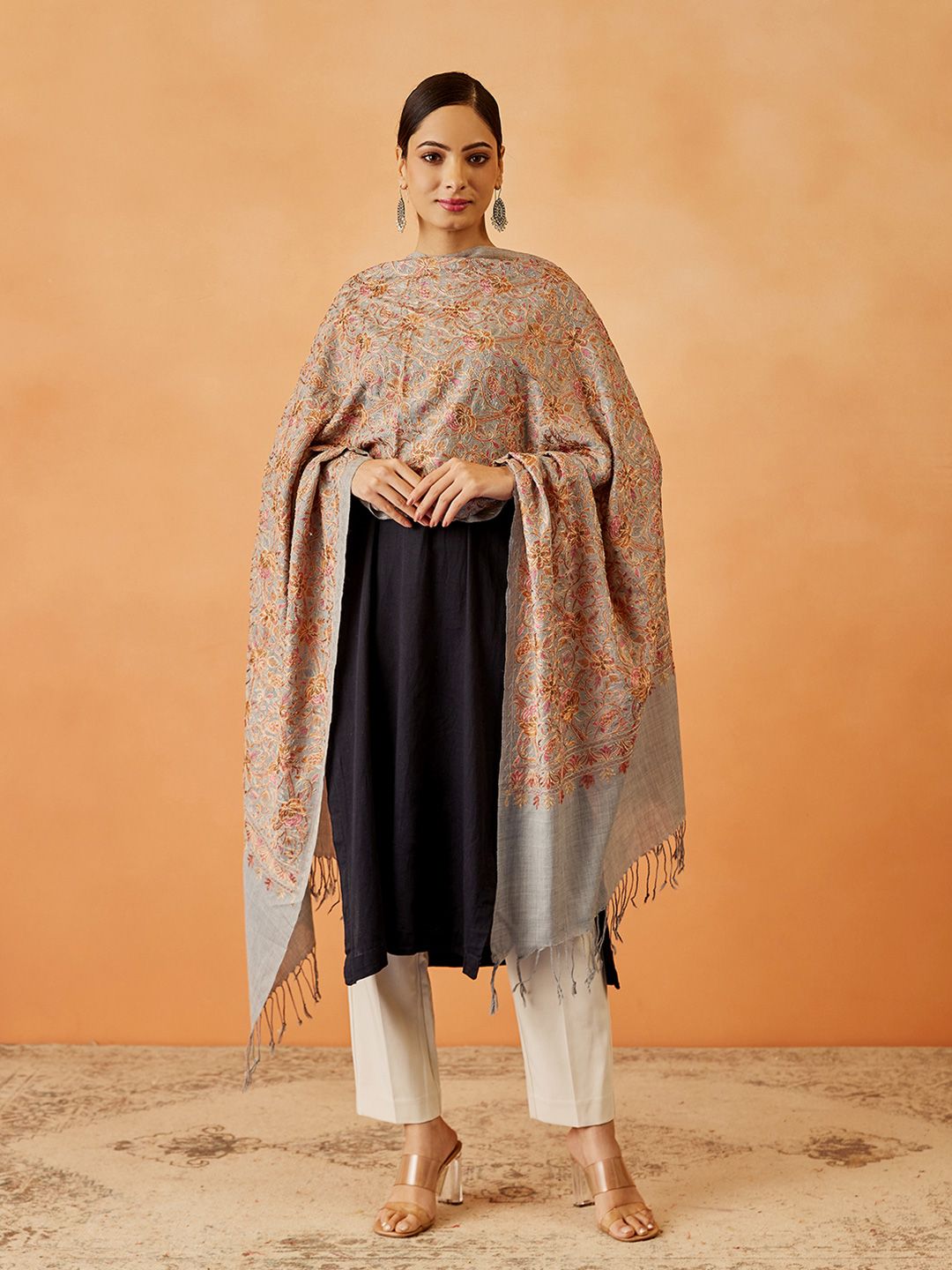 Dhiyona PA Women Paisley Embroidered Shawl