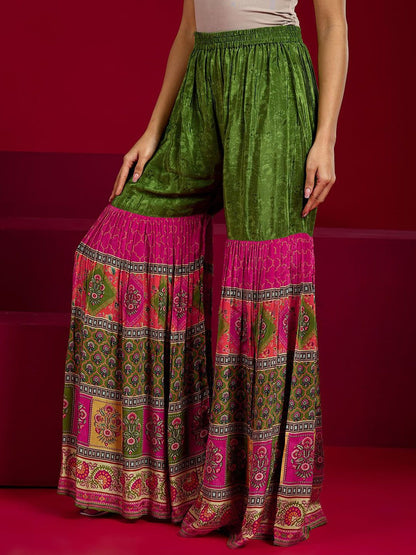 Dhiyona LL Floral Embroidered Notch Neck Sequinned Straight Kurta With Sharara And Dupatta