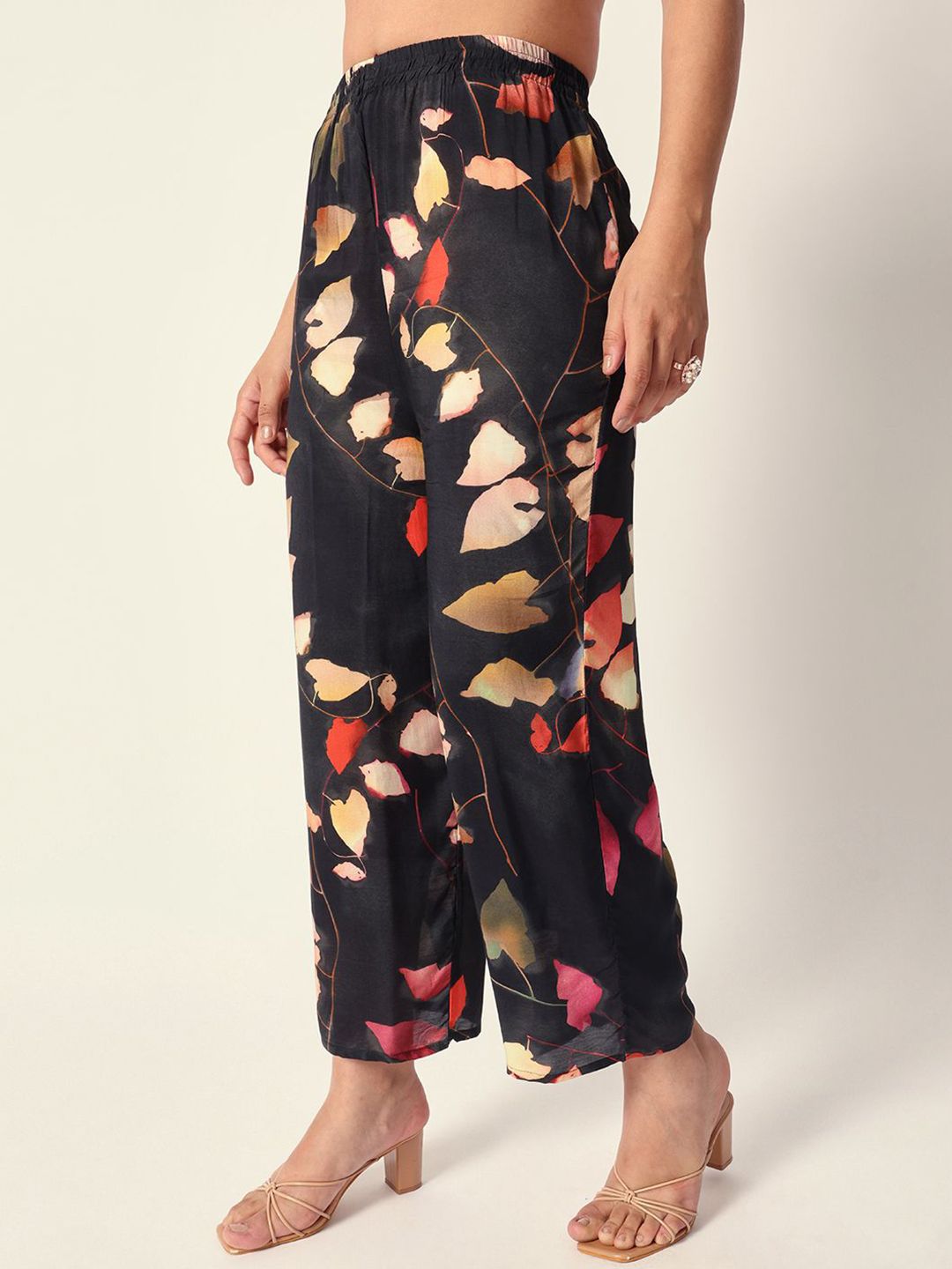 Dhiyona IS Women's Floral Printed Square Neck Sequinned Kaftan Kurta With Trousers