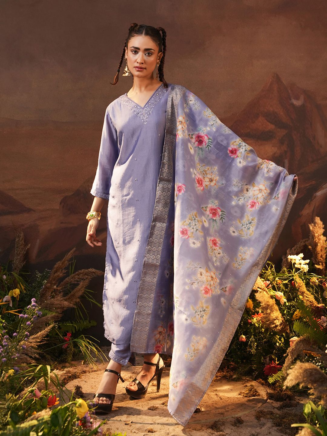 Dhiyona IS Women's Floral Embroidered V-Neck Three-Quarter Sleeves Kurta with Trousers & With Dupatta