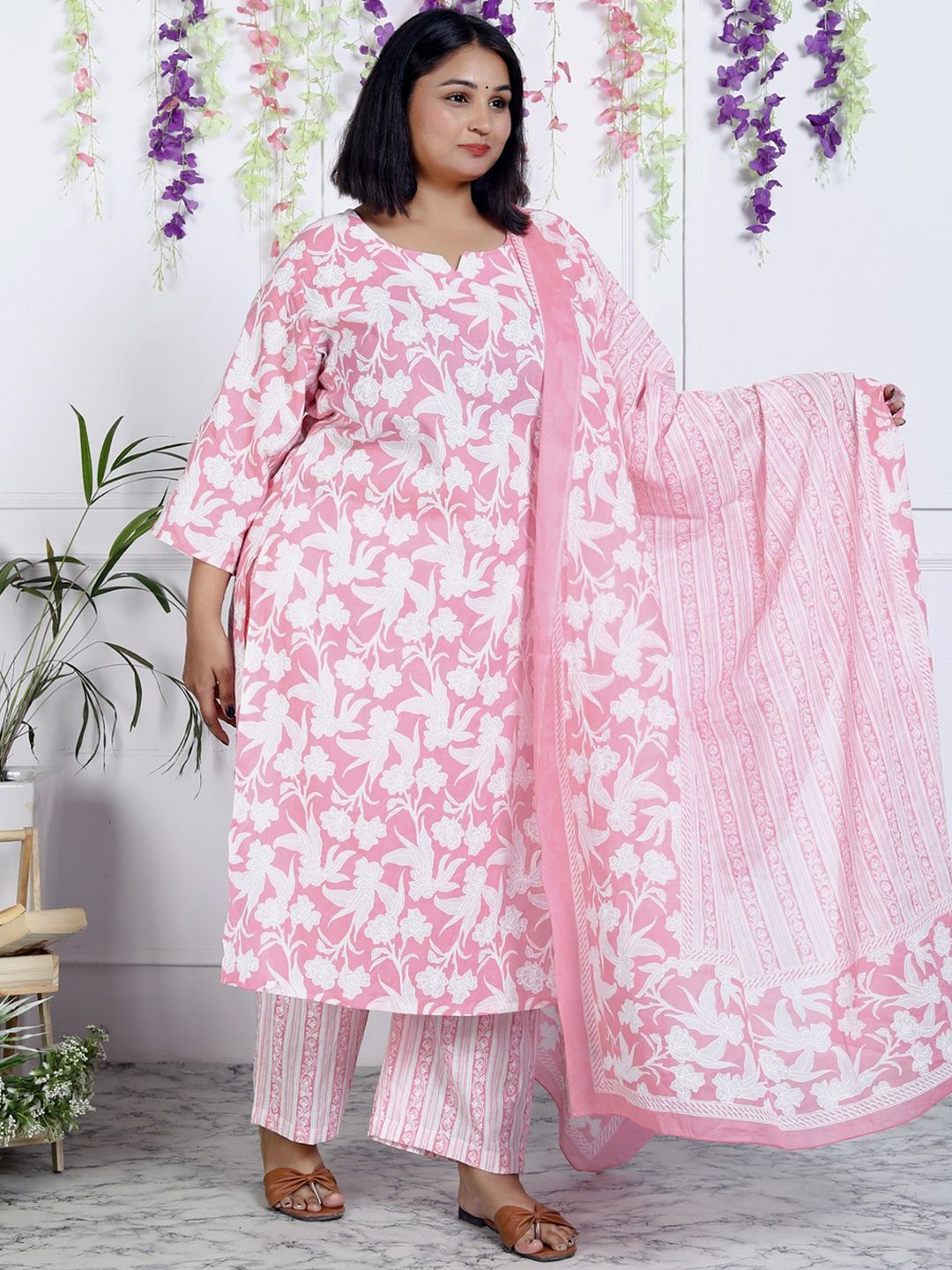 Dhiyona KL Women Floral Printed Regular Sequinned Pure Cotton Kurta with Trousers & With Dupatta
