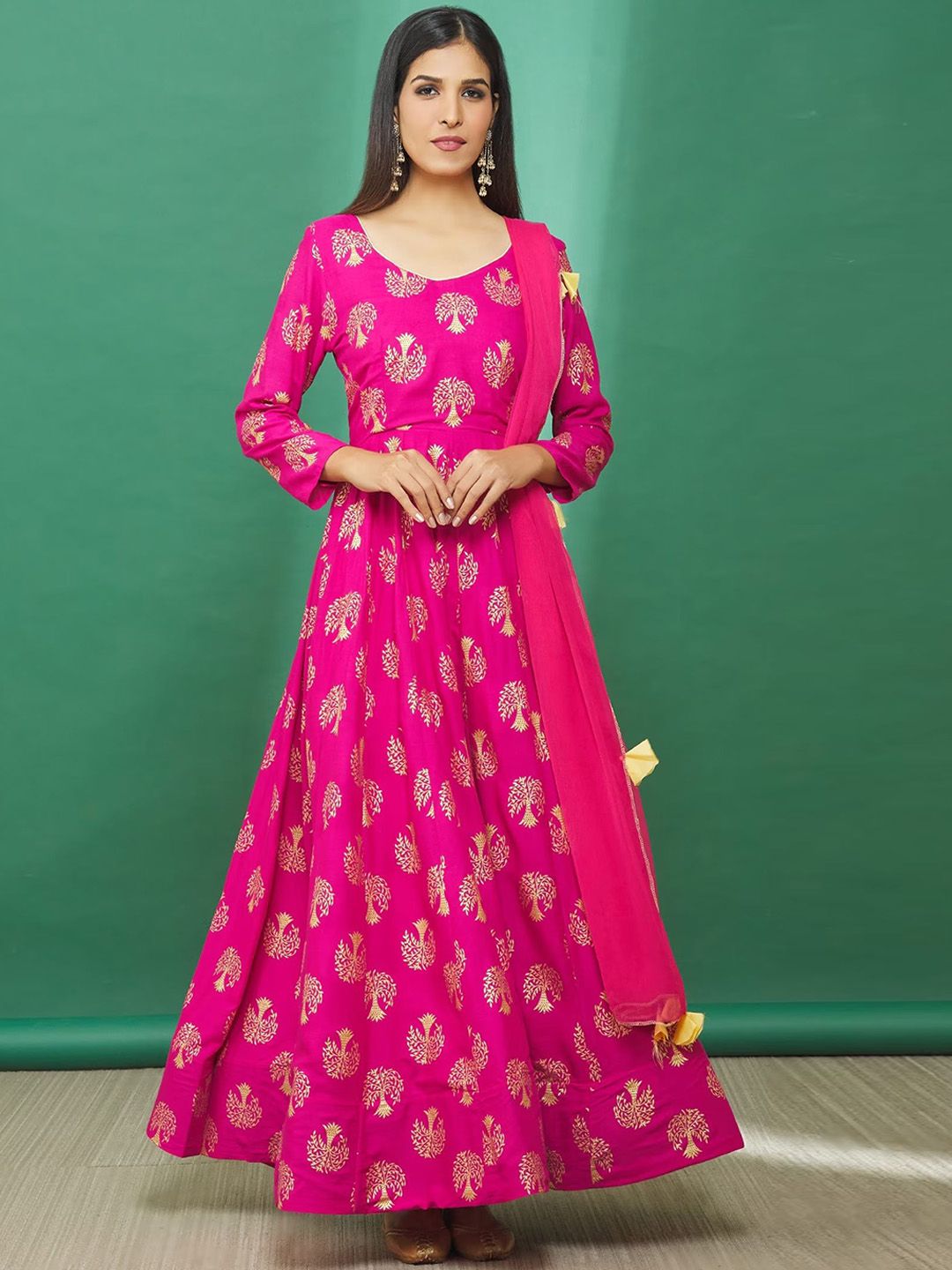 Dhiyona KL Women Floral Foil Printed Anarkali Kurta with Palazzos & With Dupatta