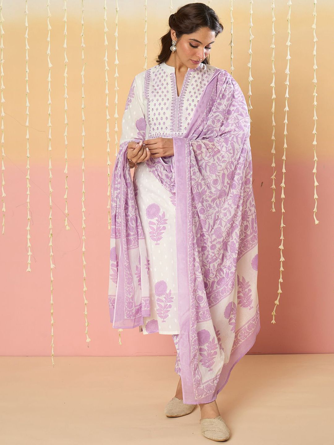 Women Floral Printed Pure Cotton Kurta with Trousers & With Dupatta