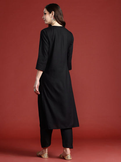 Dhiyona IE Solid Pure Cotton Kurta with Geometric Thread Work