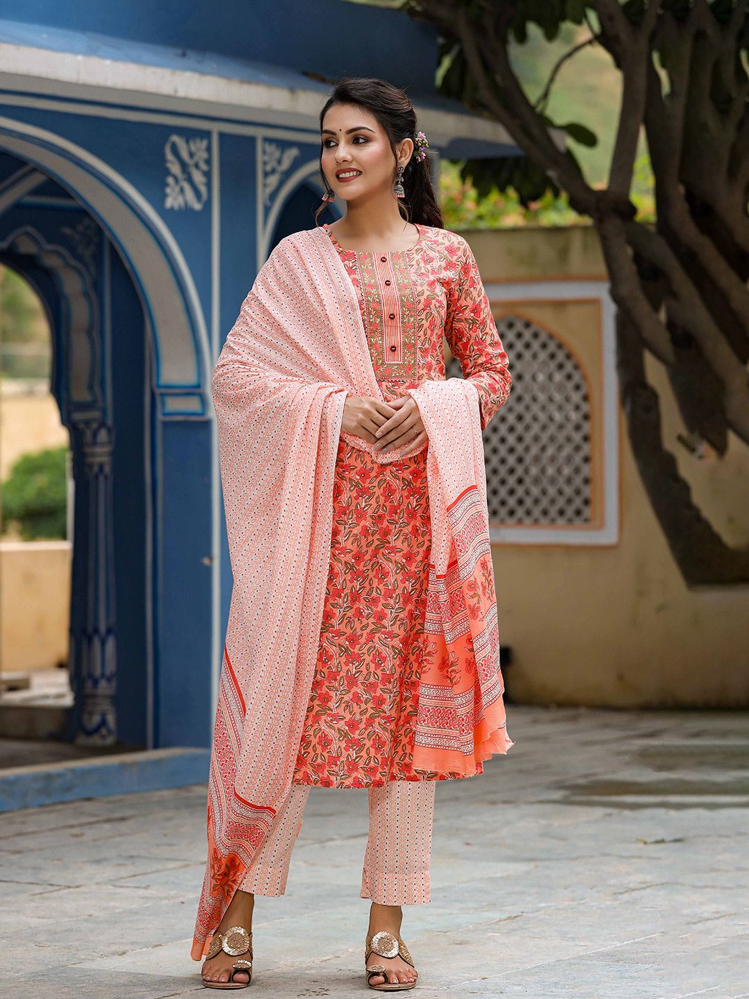 Dhiyona KL Floral Printed Gotta Patti Kurta & Trousers With Dupatta