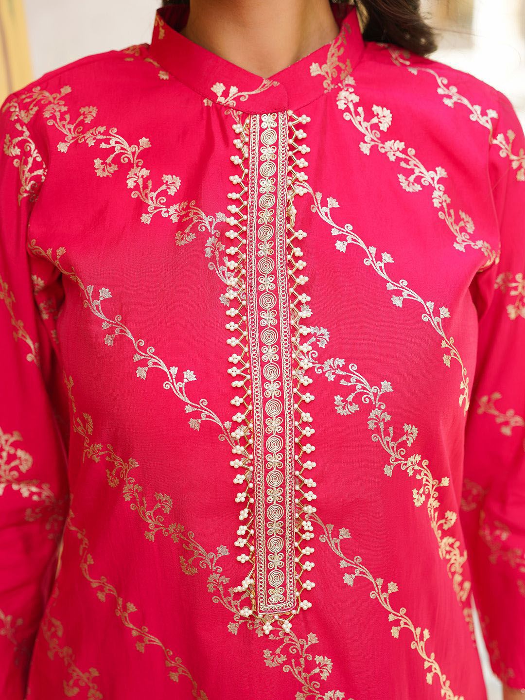 Dhiyona KL Women Floral Printed Straight Kurta with Trousers & Dupatta