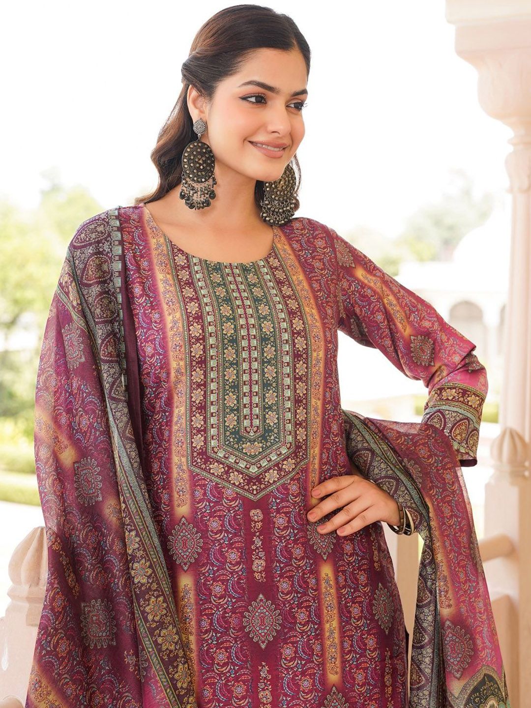 Dhiyona KL Floral Printed Round Neck Straight Kurta With Trousers And Dupatta