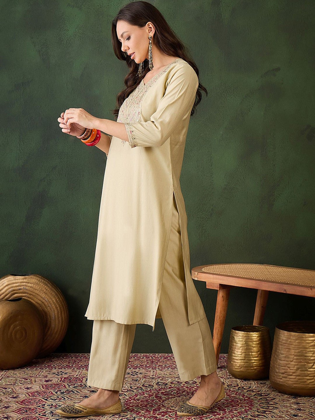 Floral Yoke Design Sweetheart Neck Sequinned Straight Kurta With Trousers