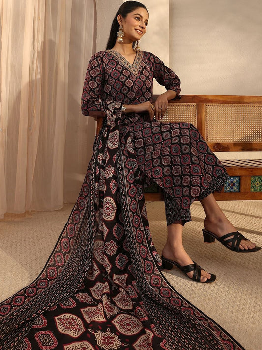 Women Ethnic Motifs Printed Regular Thread Work Kurta with Trousers & With Dupatta