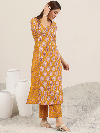 Women Floral Printed Regular Kurta with Trousers