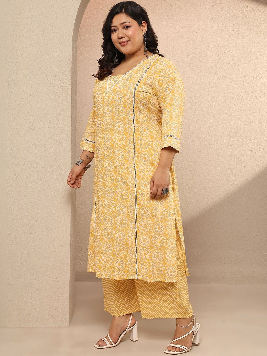Dhiyona Women's Plus Size Ethnic Motifs Printed Kurta with Trousers & With Dupatta