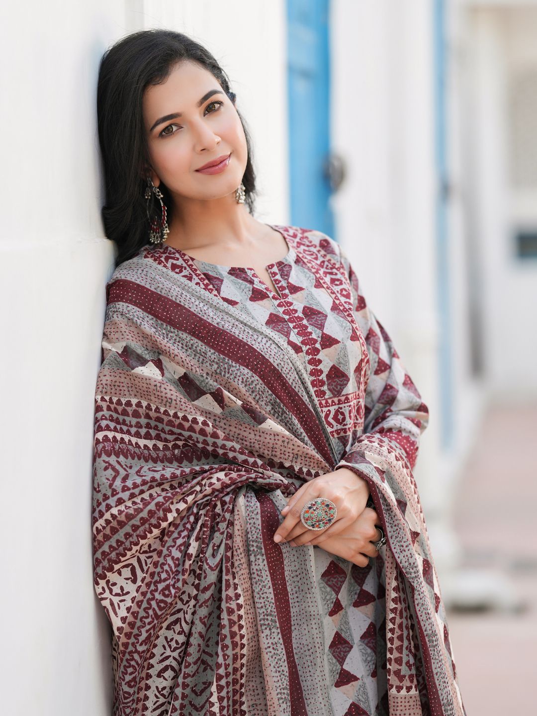 Dhiyona RR Women's Geometric Printed Notch Neck Pure Cotton Kurta With Trousers & Dupatta