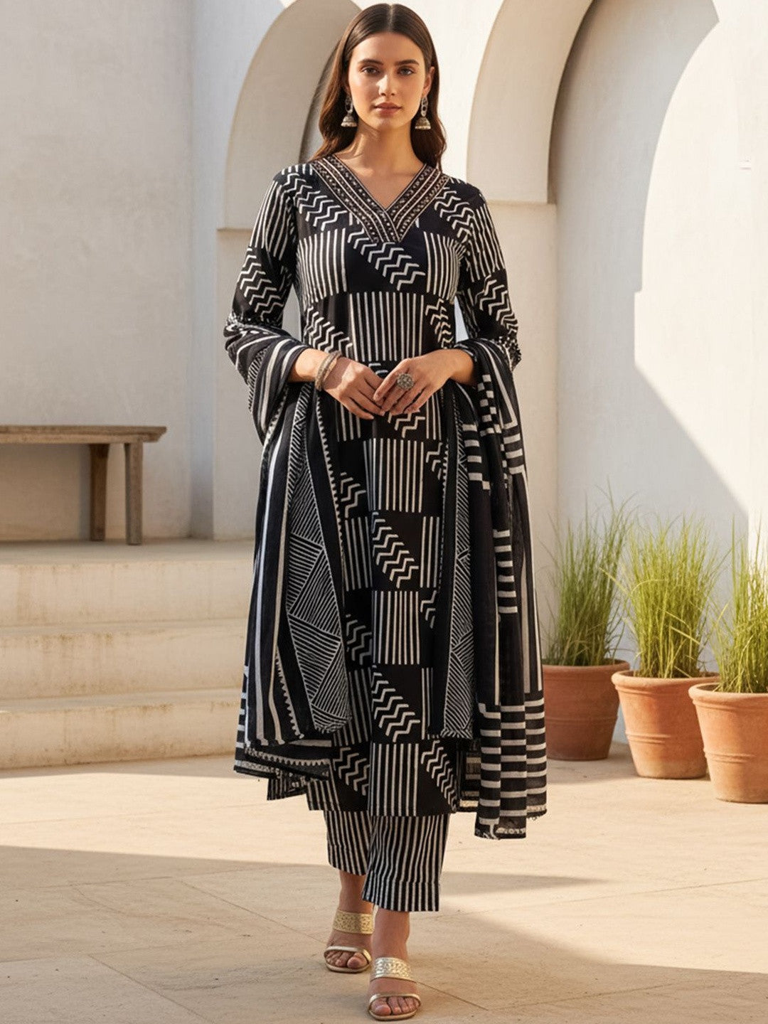 Women Printed Regular Pure Cotton Kurta with Trousers & With Dupatta