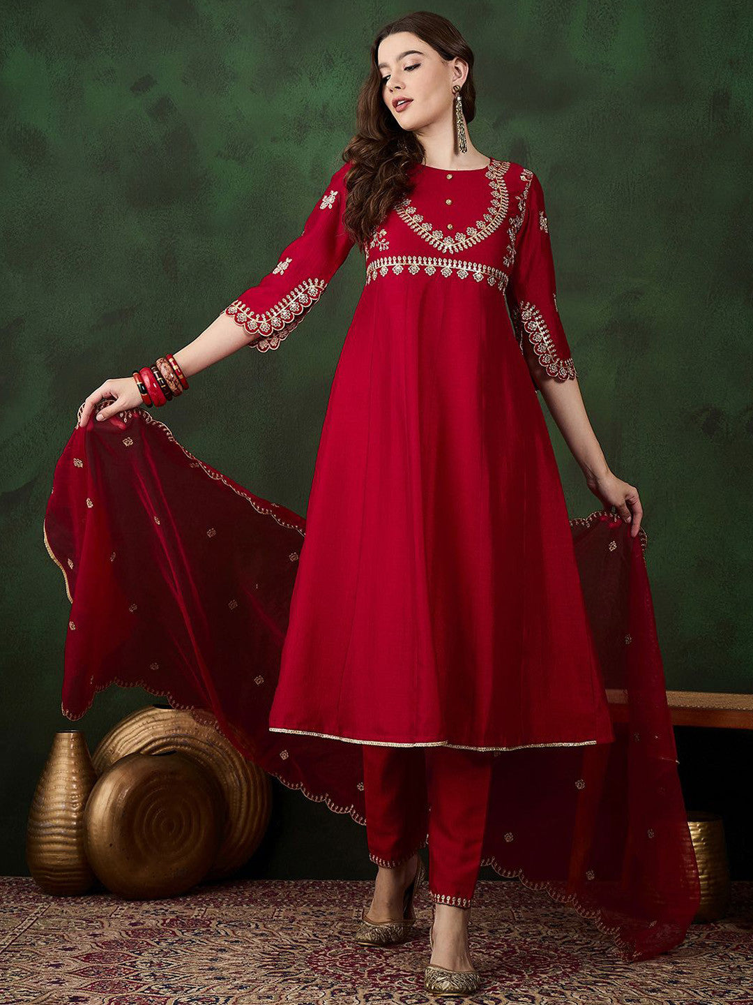 Dhiyona SN Round Neck Floral Zari Embroidered Straight Kurta with Trouser and Dupatta