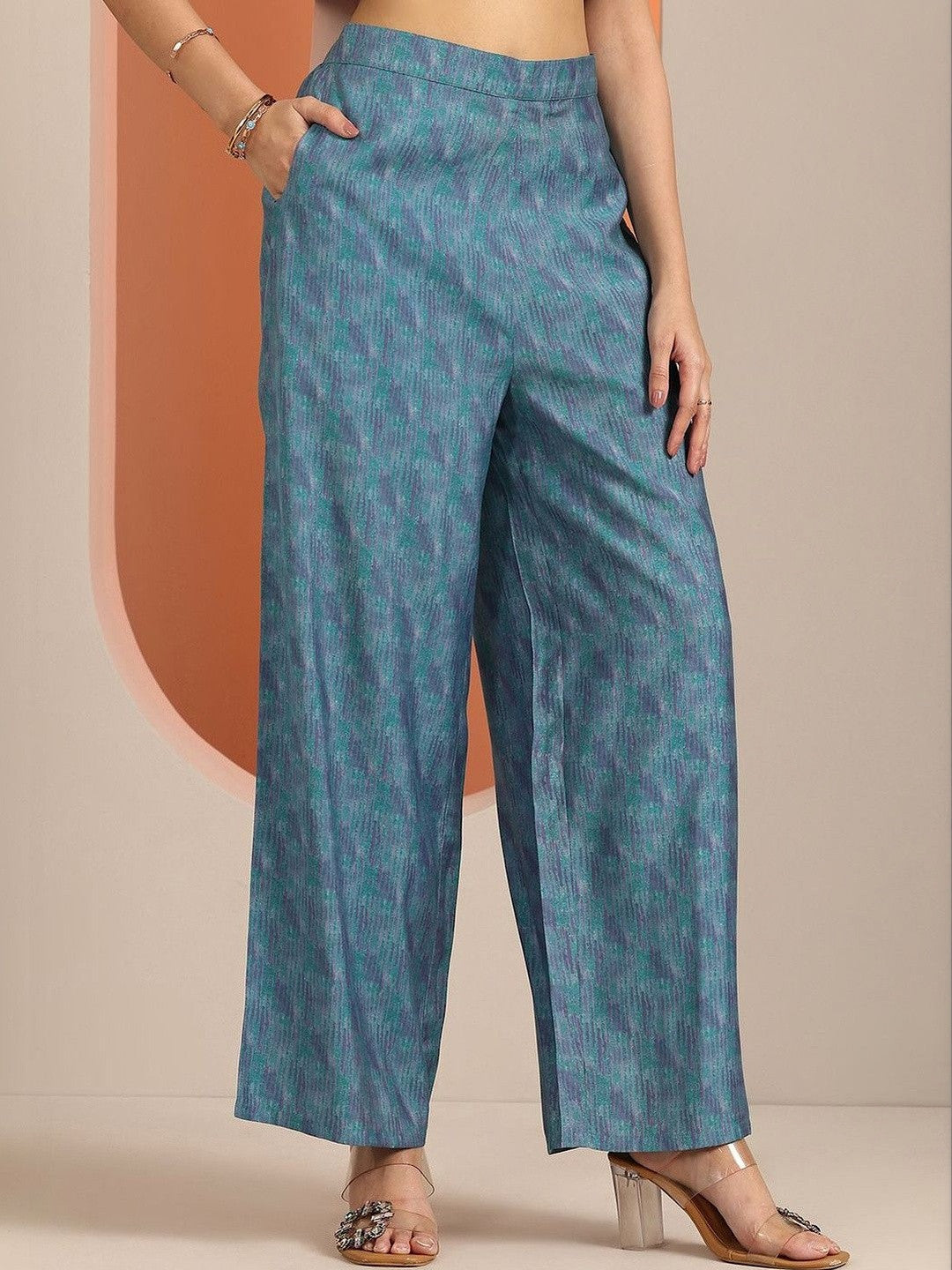 Women Floral Printed Regular Kurta with Trousers