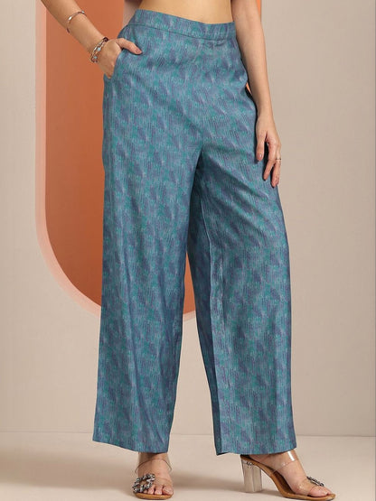 Women Floral Printed Regular Kurta with Trousers