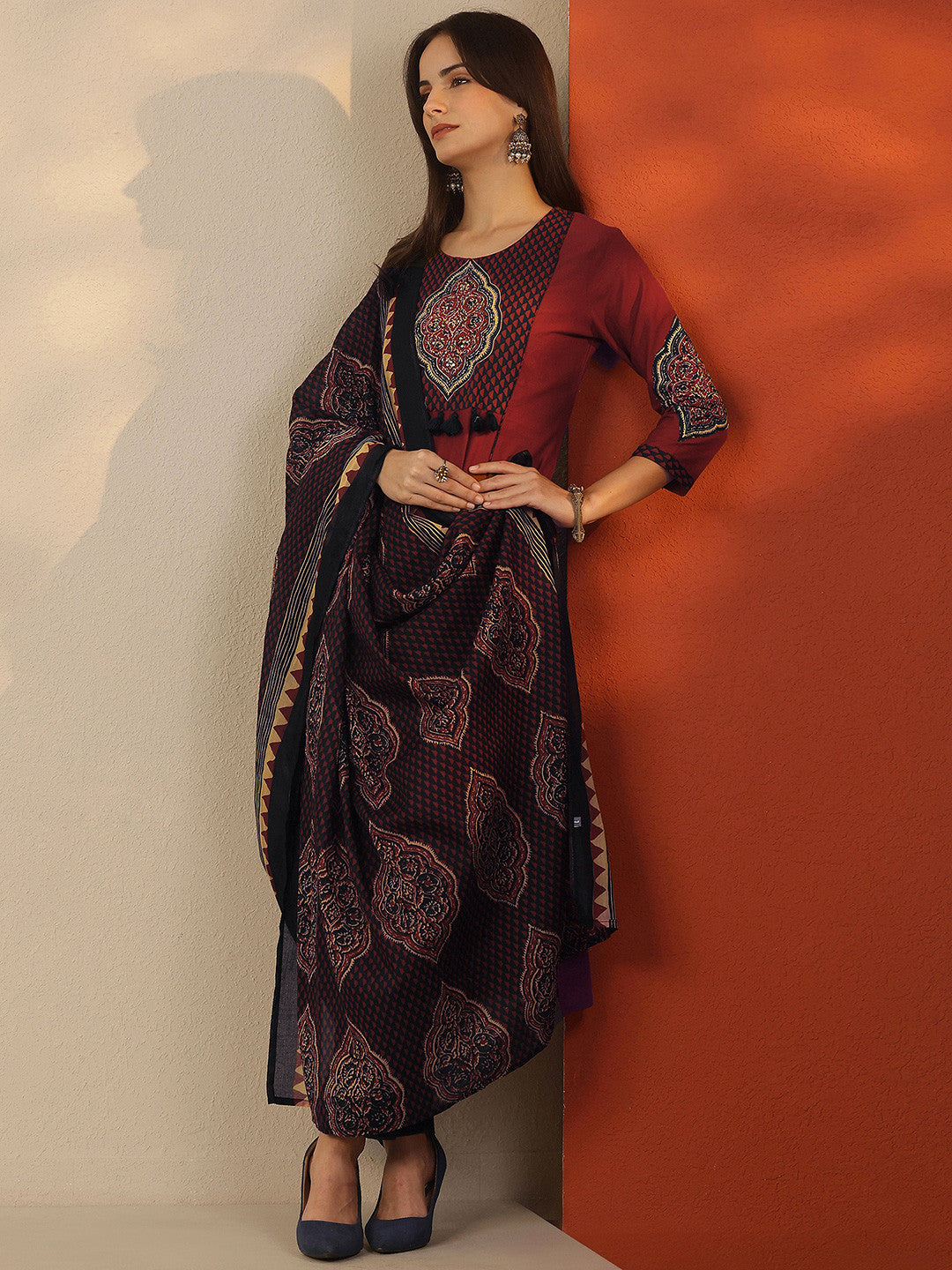 Women Ethnic Motifs Printed Regular Kurta with Trousers & With Dupatta
