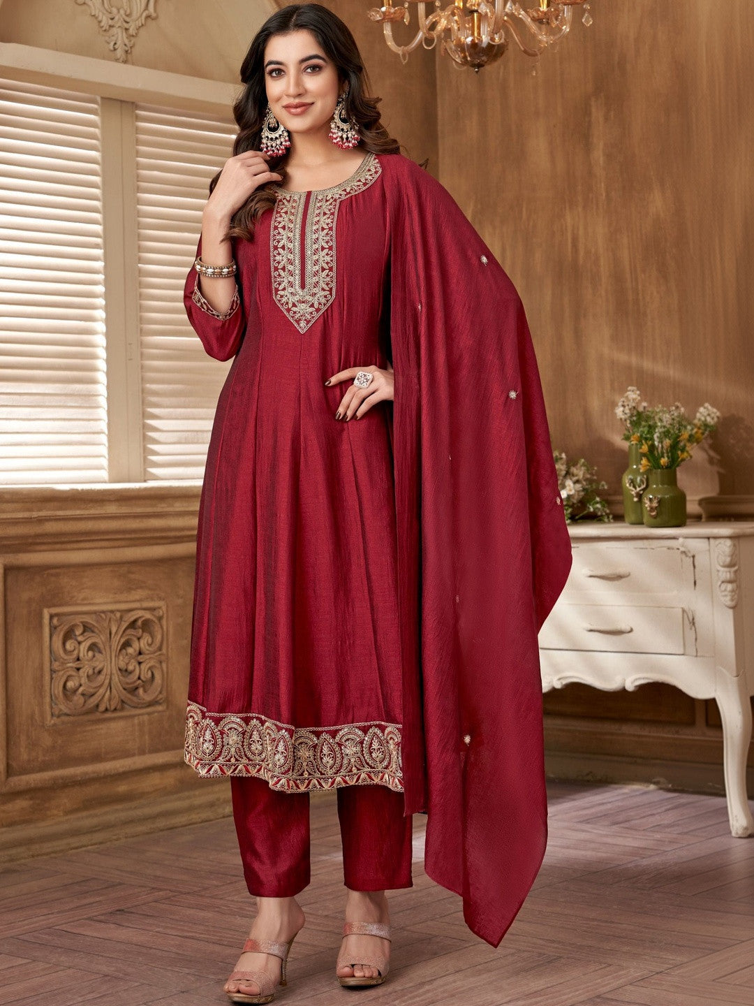 Embroidered Round-Neck Kurta Trousers & Dupatta