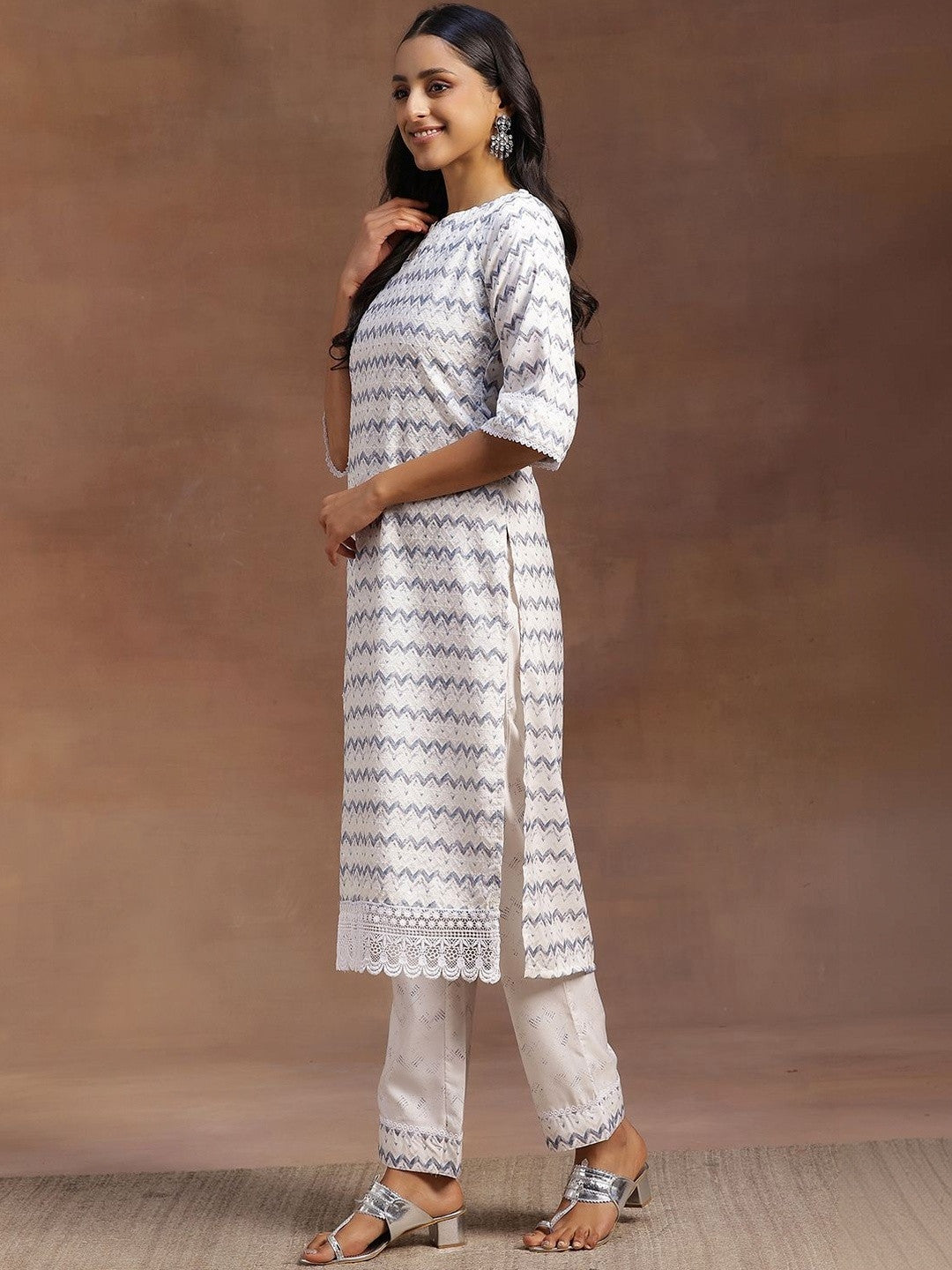Women Printed Regular Kurta with Trousers & With Dupatta