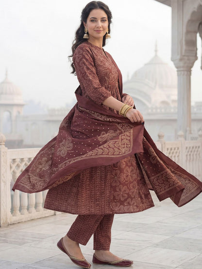 Women Floral Printed Panelled Beads and Stones Pure Cotton Kurta with Trousers & With Dupatta