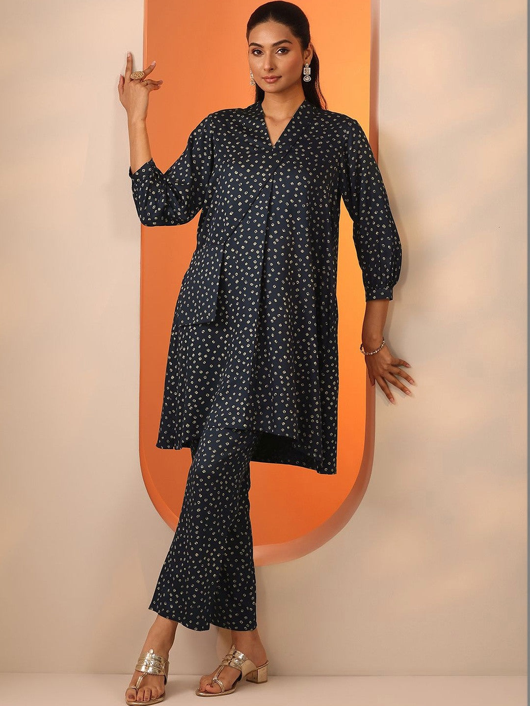 Women Ethnic Motifs Printed Regular Kurta with Trousers