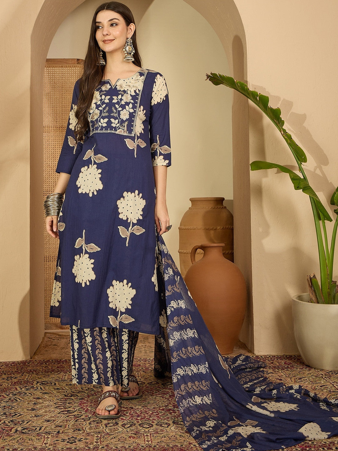 Dhiyona SN Women Floral Printed Regular Thread Work Kurta with Palazzos & With Dupatta