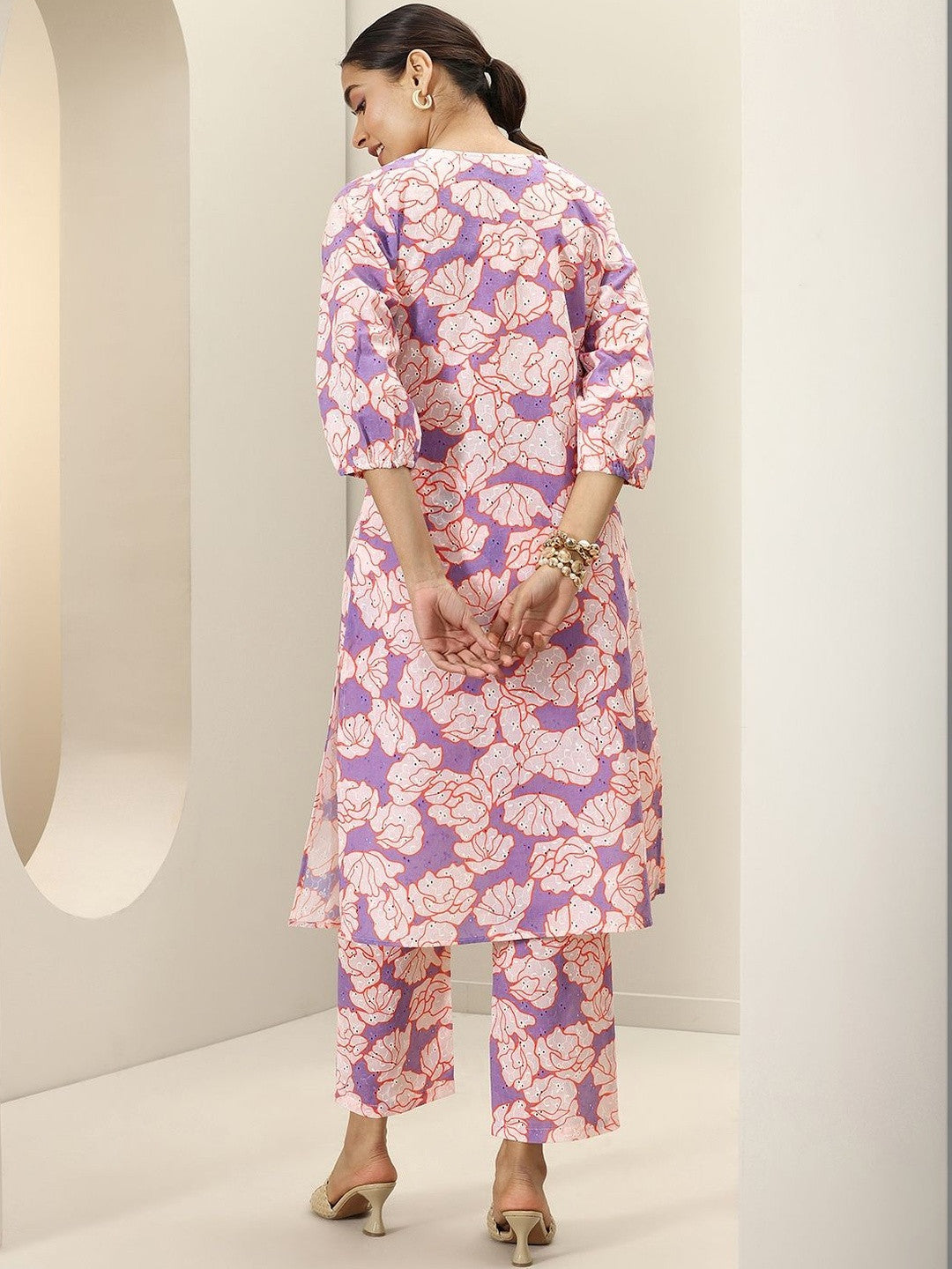 Women Floral Printed Regular Kurta with Trousers