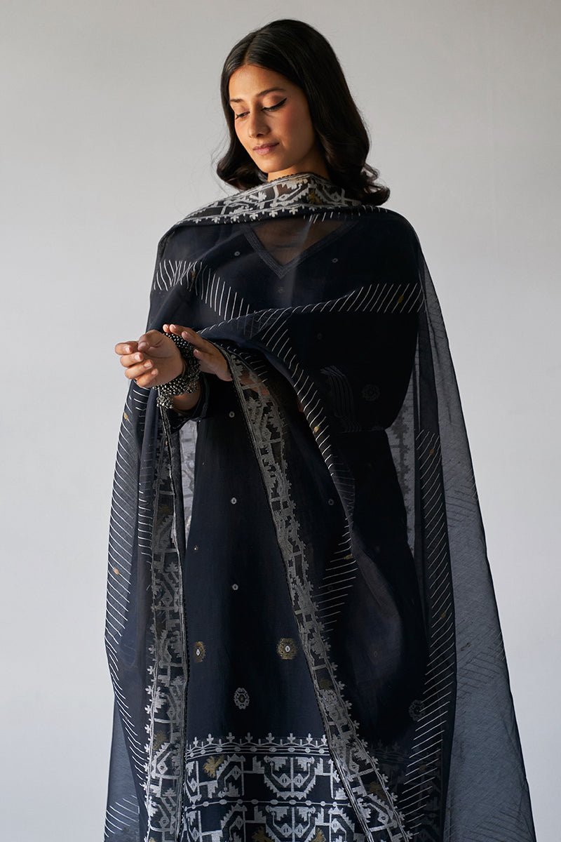 Women's Black Woven Kurta With Viscose Chanderi Dupatta